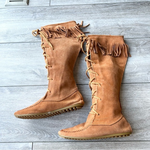Minnetonka Suede Leather Front Lace Knee-Hi Boot - Picture 7 of 16